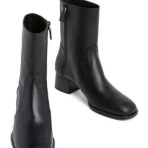 Stuart Weitzman  Bootie size 9